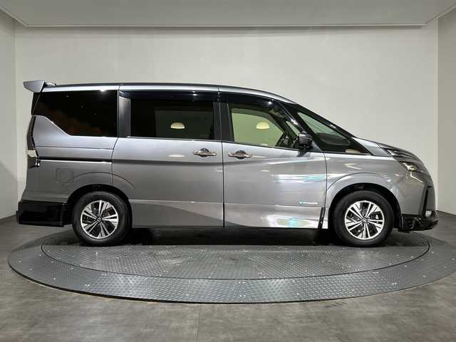 日産 セレナ e－パワー ハイウェイスター V 愛媛県 2021(令3)年 4.4万km ダークメタルグレー １０型ナビ/フルセグ／Ｂｌｕｅｔｏｏｔｈ/全方位カメラ/１１型後席モニター/プロパイロット/衝突軽減ブレーキ/レーンキープアシスト/レーダークルーズコントロール/ＥＴＣ/前方ドライブレコーダー/両側パワースライドドア/オートマチックハイビーム/IMPULエアロ/デジタルインナーミラー/ブラインドスポットモニター
