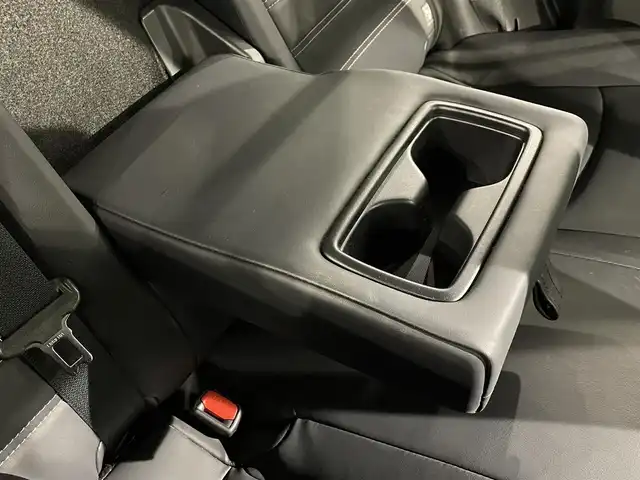 トヨタ ＲＡＶ４ ハイブリッドG 愛知県 2019(令1)年 6.1万km ダークブルーマイカ 純正9インチナビ/衝突軽減ブレーキ/レーダークルーズコントロール/ビルトインETC2.0/シートヒーター/LEDヘッドライト/バックカメラ/ドライブレコーダ/ブラインドスポットモニター/ステアリングヒーター/メモリ機能付パワーシート/電動リアゲート/フルセグTV/Bluetooth/コーナーセンサー/レーンキープアシスト/オートハイビーム/プッシュスタート/スマートキー/CD/DVD再生/ミュージックサーバー/純正フロアマット/純正18インチアルミホイール/オートライト/禁煙車/ルーフレール/4WD/合皮シート/ウィンカーミラー/電動格納ミラー/フォグランプ/オートエアコン/電動パーキングブレーキ/オートブレーキホールド/ステアリングリモコン/ロードサインアシスト/横滑り防止装置
