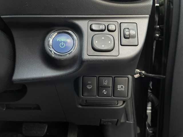 トヨタ アクア S スタイルブラック 岩手県 2017(平29)年 4.4万km ブラックマイカ ワイパーデアイサー/寒冷地仕様/オートライト/オートマチックハイビーム/純正フロアマット/純正ナビ（CD/DVD/BT/フルセグ）/バックモニター/スマートキー/ABS/電動格納ミラー/レーンキープアシスト/横滑り防止/プリクラッシュセーフティ