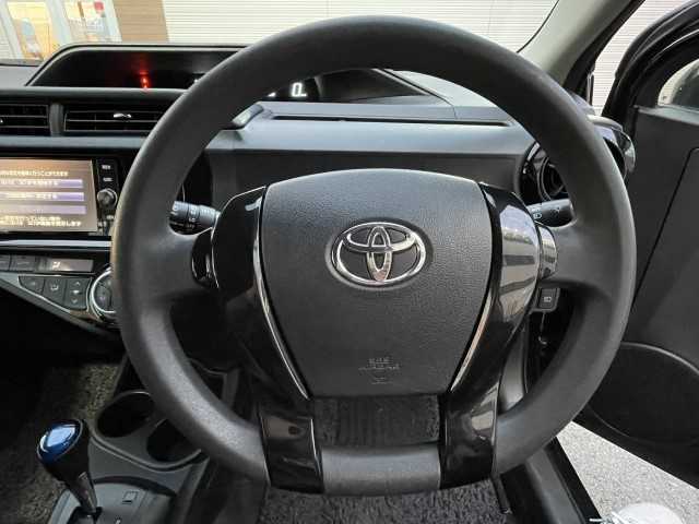 トヨタ アクア S スタイルブラック 岩手県 2017(平29)年 4.4万km ブラックマイカ ワイパーデアイサー/寒冷地仕様/オートライト/オートマチックハイビーム/純正フロアマット/純正ナビ（CD/DVD/BT/フルセグ）/バックモニター/スマートキー/ABS/電動格納ミラー/レーンキープアシスト/横滑り防止/プリクラッシュセーフティ