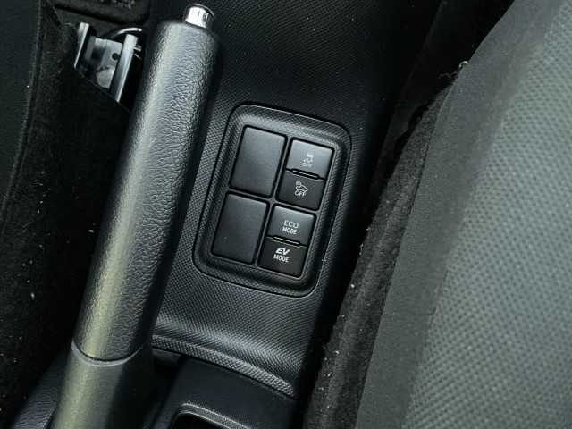 トヨタ アクア S スタイルブラック 岩手県 2017(平29)年 4.4万km ブラックマイカ ワイパーデアイサー/寒冷地仕様/オートライト/オートマチックハイビーム/純正フロアマット/純正ナビ（CD/DVD/BT/フルセグ）/バックモニター/スマートキー/ABS/電動格納ミラー/レーンキープアシスト/横滑り防止/プリクラッシュセーフティ