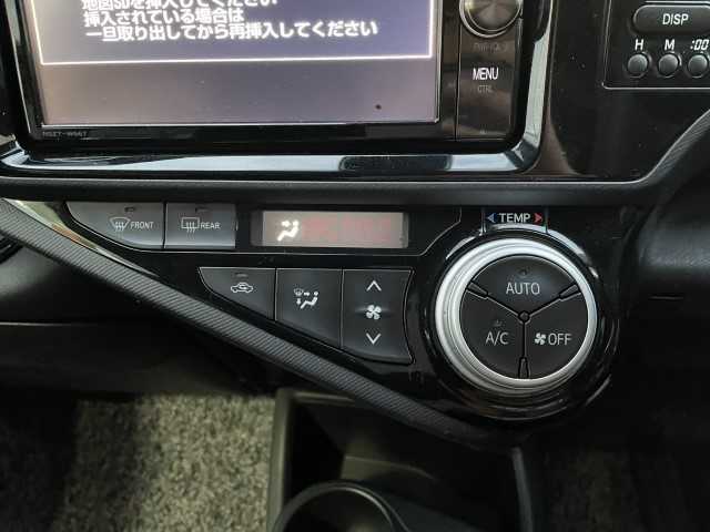 トヨタ アクア S スタイルブラック 岩手県 2017(平29)年 4.4万km ブラックマイカ ワイパーデアイサー/寒冷地仕様/オートライト/オートマチックハイビーム/純正フロアマット/純正ナビ（CD/DVD/BT/フルセグ）/バックモニター/スマートキー/ABS/電動格納ミラー/レーンキープアシスト/横滑り防止/プリクラッシュセーフティ