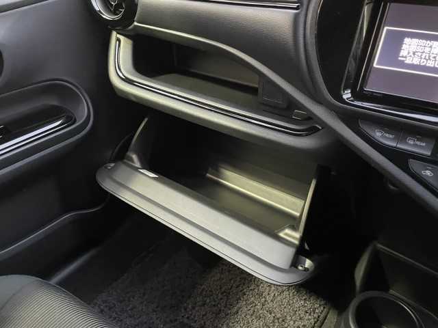 トヨタ アクア S スタイルブラック 岩手県 2017(平29)年 4.4万km ブラックマイカ ワイパーデアイサー/寒冷地仕様/オートライト/オートマチックハイビーム/純正フロアマット/純正ナビ（CD/DVD/BT/フルセグ）/バックモニター/スマートキー/ABS/電動格納ミラー/レーンキープアシスト/横滑り防止/プリクラッシュセーフティ