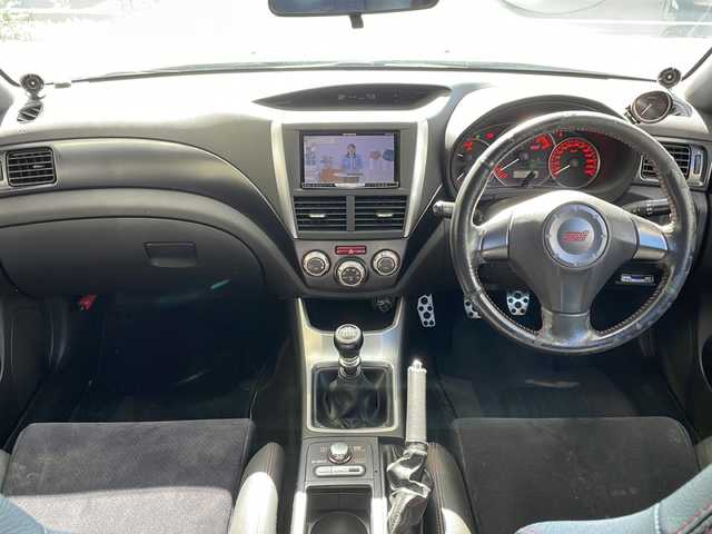 スバル インプレッサ ＷＲＸ STi 高知県 2014(平26)年 12.6万km サテンホワイトパール ７インチナビ/・フルセグＴV/・Ｂｌｕｅｔｏｏｔｈオーディオ/・ＣＤ/・バックカメラ/ＳＴＩエアロ/ＳＴＩ１８インチアルミホイール/RECAROシート/ETC/プッシュスタート/スペアキー/純正フロアマット/6速MT/４WD