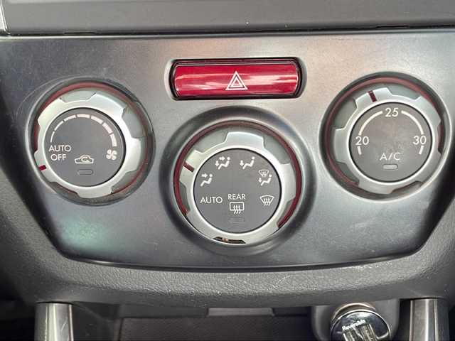 スバル インプレッサ ＷＲＸ STi 高知県 2014(平26)年 12.6万km サテンホワイトパール ７インチナビ/・フルセグＴV/・Ｂｌｕｅｔｏｏｔｈオーディオ/・ＣＤ/・バックカメラ/ＳＴＩエアロ/ＳＴＩ１８インチアルミホイール/RECAROシート/ETC/プッシュスタート/スペアキー/純正フロアマット/6速MT/４WD