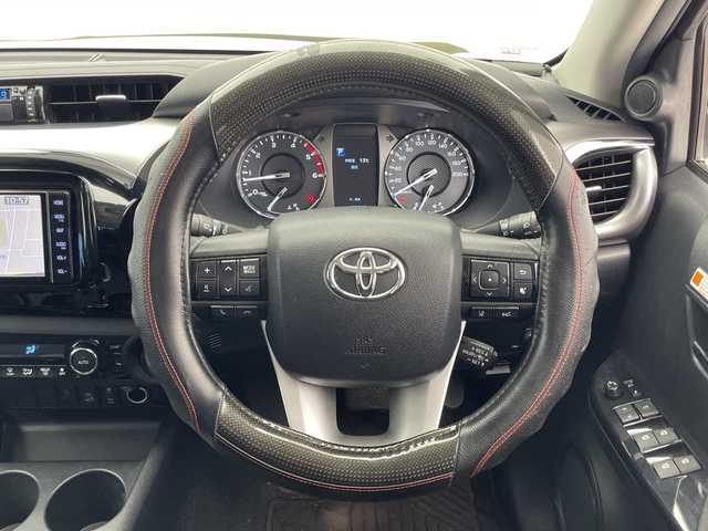 トヨタ ハイラックス Z 千葉県 2020(令2)年 6.8万km アティチュードブラックマイカ ダブルサイドエアバック/カーテンエアバック/衝突軽減/レーンキープアシスト/横滑り防止/コーナーセンサー前後/LED/純正フロアマット/TRDアルミホイール/ETC/テレビナビ/BT/CD/SD/ドライブレコーダー前後