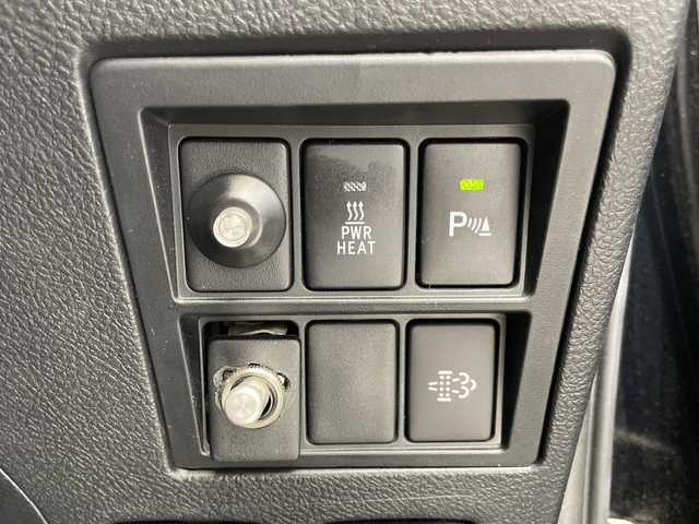 トヨタ ハイラックス Z 千葉県 2020(令2)年 6.8万km アティチュードブラックマイカ ダブルサイドエアバック/カーテンエアバック/衝突軽減/レーンキープアシスト/横滑り防止/コーナーセンサー前後/LED/純正フロアマット/TRDアルミホイール/ETC/テレビナビ/BT/CD/SD/ドライブレコーダー前後