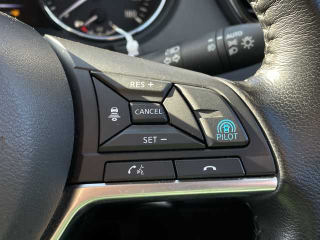 日産 エクストレイル 20Xi Vセレクション 新潟県 2020(令2)年 2.1万km ガーネットレッド 4WD/純正9インチSDナビ(MM520D-L)/CD/DVD/BD/フルセグテレビ/ミュージックサーバー/全方位カメラ/ETC/ドライブレコーダー/衝突被害軽減ブレーキ/レーンキープアシスト/レーダークルーズコントロール/革シート/パワーシート/シートヒーター/ステアリングスイッチ/パワーバックドア/コーナーセンサー/スマートキー/プッシュスタート/LEDヘッドライト/オートライト/フォグランプ/純正18インチアルミホイール