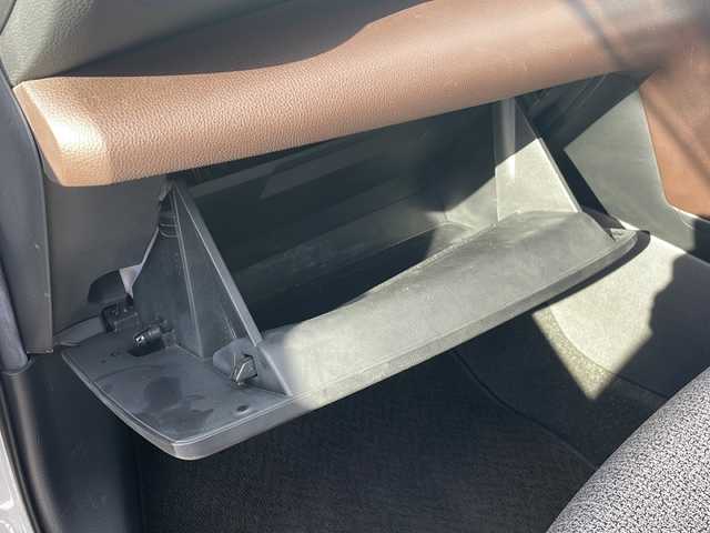 トヨタ ヤリスクロス ハイブリッド Z 三重県 2021(令3)年 4.2万km ブラックマイカ/ホワイトパールクリスタルシャイン 2トーン 純正ナビ/バックカメラ/純正ドラレコ/ビルトインETC/クリアランスソナー/レーダークルコン/シートヒーター/パワーシート/ハーフレザー/USB給電/LEDオートライト/電子パーキング/セーフティーセンス/DRIVE　MODE/オートリトラウィンカーミラー/禁煙車