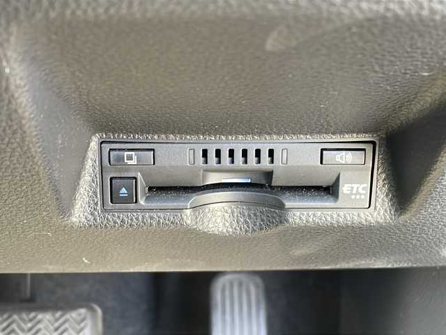 トヨタ ヤリスクロス ハイブリッド Z 三重県 2021(令3)年 4.2万km ブラックマイカ/ホワイトパールクリスタルシャイン 2トーン 純正ナビ/バックカメラ/純正ドラレコ/ビルトインETC/クリアランスソナー/レーダークルコン/シートヒーター/パワーシート/ハーフレザー/USB給電/LEDオートライト/電子パーキング/セーフティーセンス/DRIVE　MODE/オートリトラウィンカーミラー/禁煙車