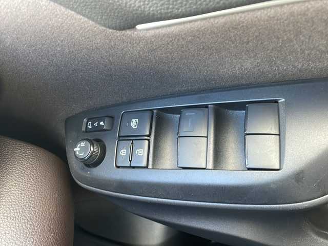 トヨタ ヤリスクロス ハイブリッド Z 三重県 2021(令3)年 4.2万km ブラックマイカ/ホワイトパールクリスタルシャイン 2トーン 純正ナビ/バックカメラ/純正ドラレコ/ビルトインETC/クリアランスソナー/レーダークルコン/シートヒーター/パワーシート/ハーフレザー/USB給電/LEDオートライト/電子パーキング/セーフティーセンス/DRIVE　MODE/オートリトラウィンカーミラー/禁煙車