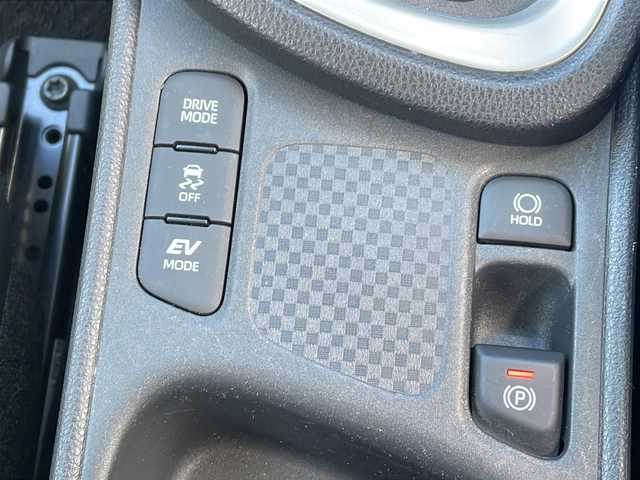 トヨタ ヤリスクロス ハイブリッド Z 三重県 2021(令3)年 4.2万km ブラックマイカ/ホワイトパールクリスタルシャイン 2トーン 純正ナビ/バックカメラ/純正ドラレコ/ビルトインETC/クリアランスソナー/レーダークルコン/シートヒーター/パワーシート/ハーフレザー/USB給電/LEDオートライト/電子パーキング/セーフティーセンス/DRIVE　MODE/オートリトラウィンカーミラー/禁煙車