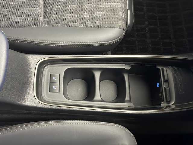 トヨタ アクア Z 秋田県 2023(令5)年 0.8万km プラチナホワイトパールマイカ 4WD/寒冷地仕様/セーフティセンス/モデリスタエアロ/純正ナビ /フルセグTV/パーキングサポートブレーキ /レーダークルーズコントロール /モデリスタAW　/全方位カメラ　/バックカメラ/運転席パワーシート /ステアリングヒーター /ライトレベライザー/フロントワイパーデアイサー/ライトレベライザー/横滑り防止装置/PCTA/AC100V/オートマチックハイビーム/オートライト/プッシュスタート/USBポート/クリアランスソナー/衝突被害軽減システム/前席シートヒーター/ハーフレザーシート/スマートキー/スペアキー有/レーンキープアシスト/ステアリングリモコン/革巻きステアリング/電格ミラー/純正フロアマット/コーナーセンサー