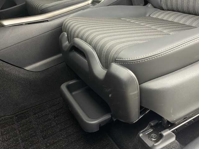 トヨタ アクア Z 秋田県 2023(令5)年 0.8万km プラチナホワイトパールマイカ 4WD/寒冷地仕様/セーフティセンス/モデリスタエアロ/純正ナビ /フルセグTV/パーキングサポートブレーキ /レーダークルーズコントロール /モデリスタAW　/全方位カメラ　/バックカメラ/運転席パワーシート /ステアリングヒーター /ライトレベライザー/フロントワイパーデアイサー/ライトレベライザー/横滑り防止装置/PCTA/AC100V/オートマチックハイビーム/オートライト/プッシュスタート/USBポート/クリアランスソナー/衝突被害軽減システム/前席シートヒーター/ハーフレザーシート/スマートキー/スペアキー有/レーンキープアシスト/ステアリングリモコン/革巻きステアリング/電格ミラー/純正フロアマット/コーナーセンサー