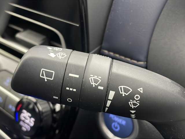 トヨタ アクア Z 秋田県 2023(令5)年 0.8万km プラチナホワイトパールマイカ 4WD/寒冷地仕様/セーフティセンス/モデリスタエアロ/純正ナビ /フルセグTV/パーキングサポートブレーキ /レーダークルーズコントロール /モデリスタAW　/全方位カメラ　/バックカメラ/運転席パワーシート /ステアリングヒーター /ライトレベライザー/フロントワイパーデアイサー/ライトレベライザー/横滑り防止装置/PCTA/AC100V/オートマチックハイビーム/オートライト/プッシュスタート/USBポート/クリアランスソナー/衝突被害軽減システム/前席シートヒーター/ハーフレザーシート/スマートキー/スペアキー有/レーンキープアシスト/ステアリングリモコン/革巻きステアリング/電格ミラー/純正フロアマット/コーナーセンサー