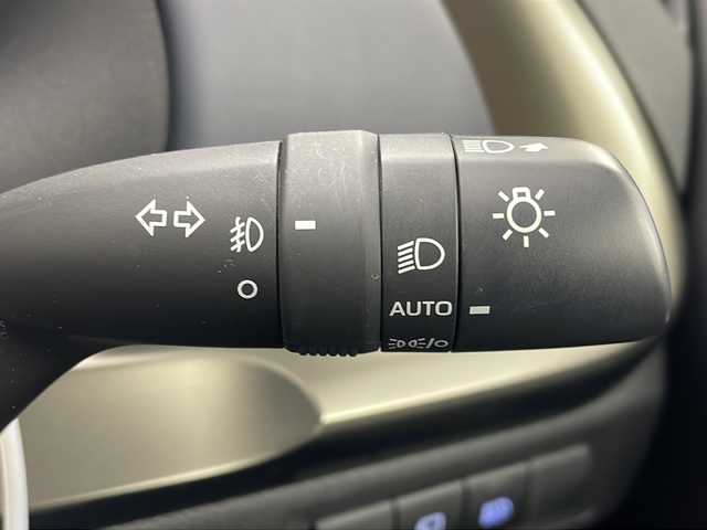 トヨタ アクア Z 秋田県 2023(令5)年 0.8万km プラチナホワイトパールマイカ 4WD/寒冷地仕様/セーフティセンス/モデリスタエアロ/純正ナビ /フルセグTV/パーキングサポートブレーキ /レーダークルーズコントロール /モデリスタAW　/全方位カメラ　/バックカメラ/運転席パワーシート /ステアリングヒーター /ライトレベライザー/フロントワイパーデアイサー/ライトレベライザー/横滑り防止装置/PCTA/AC100V/オートマチックハイビーム/オートライト/プッシュスタート/USBポート/クリアランスソナー/衝突被害軽減システム/前席シートヒーター/ハーフレザーシート/スマートキー/スペアキー有/レーンキープアシスト/ステアリングリモコン/革巻きステアリング/電格ミラー/純正フロアマット/コーナーセンサー