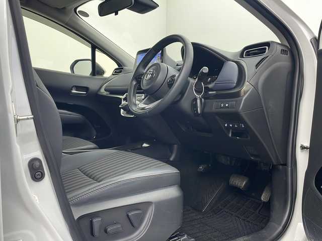 トヨタ アクア Z 秋田県 2023(令5)年 0.8万km プラチナホワイトパールマイカ 4WD/寒冷地仕様/セーフティセンス/モデリスタエアロ/純正ナビ /フルセグTV/パーキングサポートブレーキ /レーダークルーズコントロール /モデリスタAW　/全方位カメラ　/バックカメラ/運転席パワーシート /ステアリングヒーター /ライトレベライザー/フロントワイパーデアイサー/ライトレベライザー/横滑り防止装置/PCTA/AC100V/オートマチックハイビーム/オートライト/プッシュスタート/USBポート/クリアランスソナー/衝突被害軽減システム/前席シートヒーター/ハーフレザーシート/スマートキー/スペアキー有/レーンキープアシスト/ステアリングリモコン/革巻きステアリング/電格ミラー/純正フロアマット/コーナーセンサー