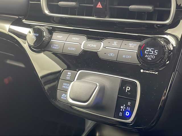 トヨタ アクア Z 秋田県 2023(令5)年 0.8万km プラチナホワイトパールマイカ 4WD/寒冷地仕様/セーフティセンス/モデリスタエアロ/純正ナビ /フルセグTV/パーキングサポートブレーキ /レーダークルーズコントロール /モデリスタAW　/全方位カメラ　/バックカメラ/運転席パワーシート /ステアリングヒーター /ライトレベライザー/フロントワイパーデアイサー/ライトレベライザー/横滑り防止装置/PCTA/AC100V/オートマチックハイビーム/オートライト/プッシュスタート/USBポート/クリアランスソナー/衝突被害軽減システム/前席シートヒーター/ハーフレザーシート/スマートキー/スペアキー有/レーンキープアシスト/ステアリングリモコン/革巻きステアリング/電格ミラー/純正フロアマット/コーナーセンサー