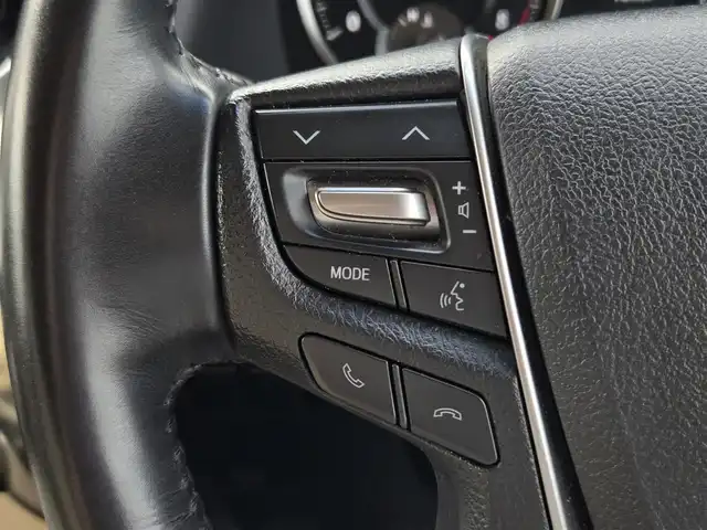 トヨタ ヴェルファイア V 鹿児島県 2018(平30)年 5.6万km ホワイトパールクリスタルシャイン 両側パワースライドドア　/純正ＳＤナビ（ＮＳＺＮ－Ｚ６８Ｔ）　/Ｂｌｕｅｔｏｏｔｈオーディオ　/ビルトインＥＴＣ　/レーダークルーズコントロール　/トヨタセーフティセンス　/Ｄ＋Ｎ席シートヒーター　/Ｄ＋Ｎ席ベンチレーション/D+N席パワーシート/レーントレーシングアシスト/リヤクロストラフィックアラート/ブラインドスポットモニター/純正アルミホイール(17インチ)/前後コーナーセンサー/LEDヘッドライト/プッシュスタート/スマートキー/エアバッグ(W+サイド)/カーテンエアバッグ