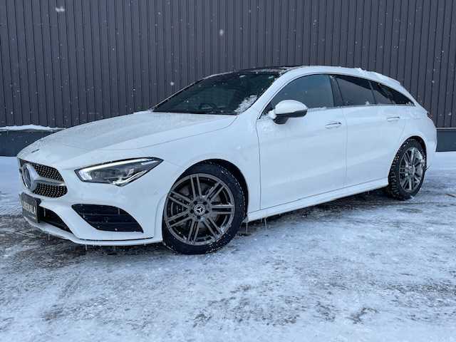 メルセデス・ベンツ Ｍ・ベンツ ＣＬＡ２５０ Sブレイク 4MATIC AMGライン 青森県 2022(令4)年 1.2万km ポーラホワイト /4WD・ターボ/サンルーフ /赤黒革シート/純正メモリナビ/ (BT/USB)/全方位カメラ/アクティブブレーキアシスト/レーンキーピングアシスト/アテンションアシスト/ブラインドスポットアシスト/レーンチェンジアシスト/アクティブステアリングアシスト/アダプティブクルーズコントロール/アイドリングストップ/道路標識アシスト/前後バンパーソナー/アンビエントライト/ヘッドアップディスプレイ/革巻きステア/パドルシフト/メーター内ナビ表記可能/前席メモリ-付パワーシート/シートヒーター /オートライト/LEDヘッドライト/リアフォグ/ビルトインETC2.0/前後ドライブレコーダー/パワーバックドア /純正フロアマット/プッシュスタートシステム/M・ベンツ18インチアルミホイール/純正18インチアルミホイール＋/　ノーマルタイヤ積込/W/サイド/カーテン/ニーエアバッグ/ABS/スマートキーx2/保証書/取説/