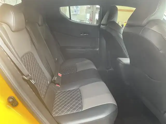 トヨタ Ｃ－ＨＲ G 愛知県 2020(令2)年 4.3万km ブラック/イエロー ワンオーナー/MODELLITAエアロキット/・フロントスポイラー/・サイドスカート/・リアスカート/純正ディスプライオーディオ/・ナビ／Bluetooth／Miracast/バックカメラ/LEDヘッドライト／フォグランプ/シーケンシャルターンランプ/ハーフレザーシート/TOYOTA SAFETY SENSE/・プリクラッシュセーフティ/・レーンディパーチャーアラート/・オートマチックハイビーム/・レーダークルーズコントロール/ブラインドスポットモニター/純正18インチAW/スマートキー＆プッシュスタート/応急用スペアタイヤ