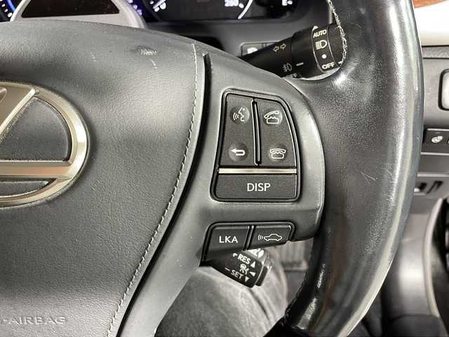 レクサス ＬＳ 600hL エグゼクティブP 沖縄県 2016(平28)年 10万km スターライトブラックガラスフレーク 禁煙車　/リアシートエンターテインメントシステム　/１００Ｖ電源/Mark Levinson/純正メーカーナビ　/（フルセグＴＶ　ＣＤ　ＤＶＤ　Ｂｌｕｅｔｏｏｔｈ　AUX USB）　/全席温冷シート　/ＥＴＣ２．０　/前方ドライブレコーダー/ウッドステアリング/ステアリングヒーター/オートマチックハイビーム/レーダークルーズコントロール/電子パーキング/パワーシート