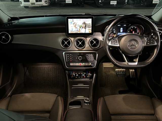 メルセデス・ベンツ ＣＬＡ１８０ Sブレイク AMG スタイル 静岡県 2018(平30)年 3.9万km ポーラホワイト メーカーOPナビ/地デジTV/純正CD/DVD/Bluetooth/バックカメラ/サンルーフ/レーダーセーフティパッケージ/ディストロニックプラス/AMG18インチAW/キーレスゴー/ハーフレザーシート/シートヒーター/LEDヘッドライト/保証書/取説