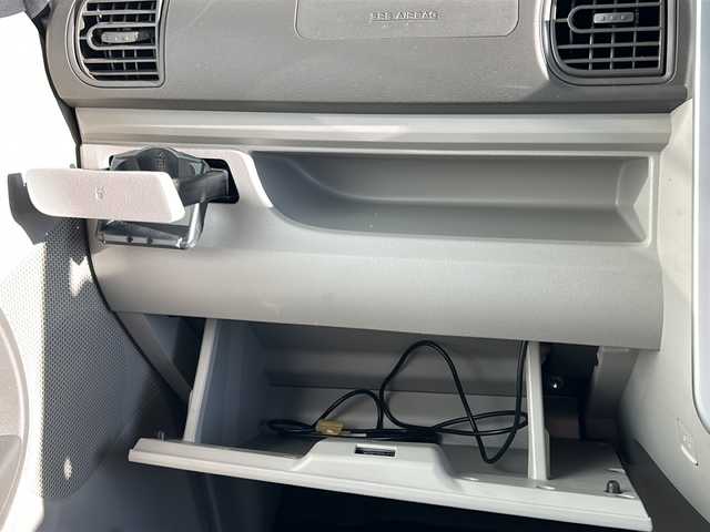 ダイハツ タント L SA Ⅲ 大分県 2018(平30)年 7.8万km ブラックマイカメタリック 衝突軽減ブレーキ/横滑り防止装置/後方コーナーセンサー/レーンキープアシスト/オートマチックハイビーム/社外SDナビ/（Bluetooth/AM/FM/フルセグ/ipod)/ステアリングスイッチ/アイドリングストップ/純正フロアマット/ETC/エンジンスターター/ドアバイザー