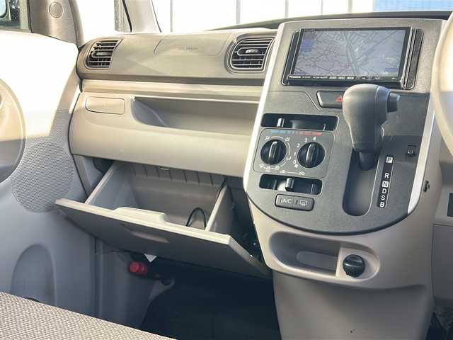 ダイハツ タント L SA Ⅲ 大分県 2018(平30)年 7.8万km ブラックマイカメタリック 衝突軽減ブレーキ/横滑り防止装置/後方コーナーセンサー/レーンキープアシスト/オートマチックハイビーム/社外SDナビ/（Bluetooth/AM/FM/フルセグ/ipod)/ステアリングスイッチ/アイドリングストップ/純正フロアマット/ETC/エンジンスターター/ドアバイザー