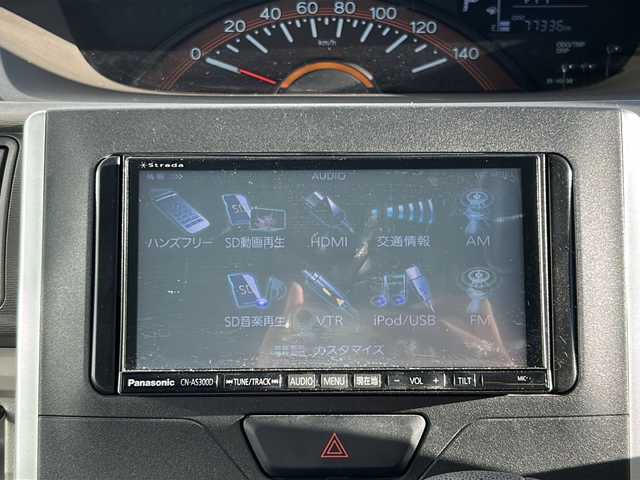 ダイハツ タント L SA Ⅲ 大分県 2018(平30)年 7.8万km ブラックマイカメタリック 衝突軽減ブレーキ/横滑り防止装置/後方コーナーセンサー/レーンキープアシスト/オートマチックハイビーム/社外SDナビ/（Bluetooth/AM/FM/フルセグ/ipod)/ステアリングスイッチ/アイドリングストップ/純正フロアマット/ETC/エンジンスターター/ドアバイザー