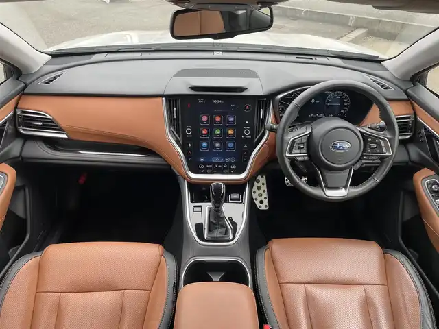スバル アウトバック 富山県 2023(令5)年 6.8万km パール メーカーナビ／/フルセグＴＶ／/Ｂｌｕｅｔｏｏｔｈ／/オレンジ革シート／/シートヒーター／/エアシート／/パワーシート／/アイサイト/レーダークルーズコントロール/レーンキープアシスト／/サイドカメラ／/バックカメラ／/スマートキー／/ＬＥＤオートライト／/ＬＥＤフォグライト/ビルトインETC