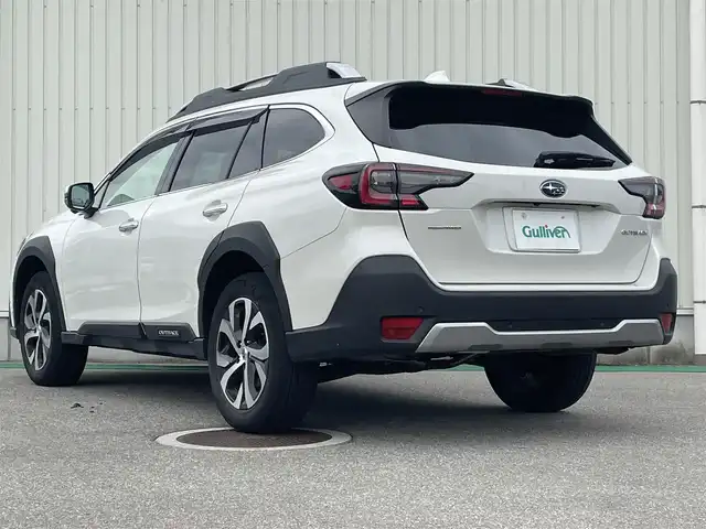 スバル アウトバック 富山県 2023(令5)年 6.8万km パール メーカーナビ／/フルセグＴＶ／/Ｂｌｕｅｔｏｏｔｈ／/オレンジ革シート／/シートヒーター／/エアシート／/パワーシート／/アイサイト/レーダークルーズコントロール/レーンキープアシスト／/サイドカメラ／/バックカメラ／/スマートキー／/ＬＥＤオートライト／/ＬＥＤフォグライト/ビルトインETC