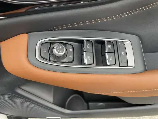 スバル アウトバック 富山県 2023(令5)年 6.8万km パール メーカーナビ／/フルセグＴＶ／/Ｂｌｕｅｔｏｏｔｈ／/オレンジ革シート／/シートヒーター／/エアシート／/パワーシート／/アイサイト/レーダークルーズコントロール/レーンキープアシスト／/サイドカメラ／/バックカメラ／/スマートキー／/ＬＥＤオートライト／/ＬＥＤフォグライト/ビルトインETC