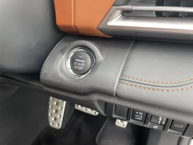 スバル アウトバック 富山県 2023(令5)年 6.8万km パール メーカーナビ／/フルセグＴＶ／/Ｂｌｕｅｔｏｏｔｈ／/オレンジ革シート／/シートヒーター／/エアシート／/パワーシート／/アイサイト/レーダークルーズコントロール/レーンキープアシスト／/サイドカメラ／/バックカメラ／/スマートキー／/ＬＥＤオートライト／/ＬＥＤフォグライト/ビルトインETC