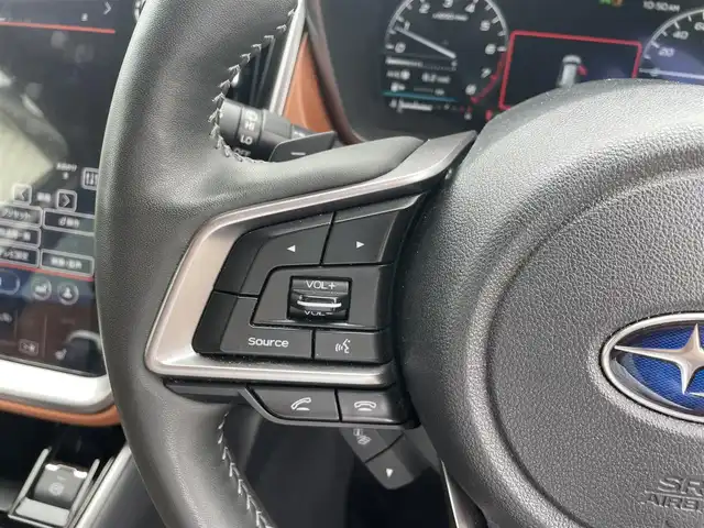 スバル アウトバック 富山県 2023(令5)年 6.8万km パール メーカーナビ／/フルセグＴＶ／/Ｂｌｕｅｔｏｏｔｈ／/オレンジ革シート／/シートヒーター／/エアシート／/パワーシート／/アイサイト/レーダークルーズコントロール/レーンキープアシスト／/サイドカメラ／/バックカメラ／/スマートキー／/ＬＥＤオートライト／/ＬＥＤフォグライト/ビルトインETC