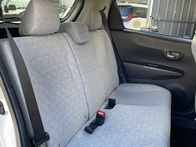 トヨタ ヴィッツ U 長野県 2013(平25)年 5.5万km シルバーM 禁煙車/純正オーディオ（CD/FM/AM/AUX）/ETC/運転席シートヒーター/革巻きステアリング/オートライト/スマートキー/Pスタート/電動格納ミラー/純正フロアマット