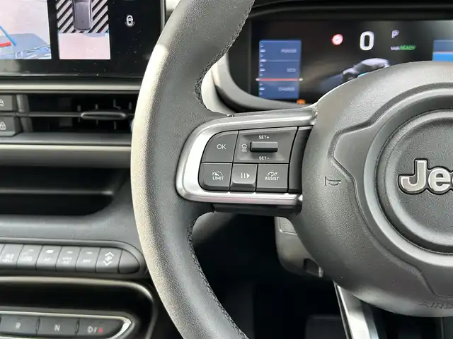 クライスラー・ジープ ジープ アベンジャー アルティテュード 宮崎県 2024(令6)年 0.4万km 黒 ワンオーナー/サンルーフ/ワイヤレス充電/充電ケーブル有/バック・サイドカメラ/純正ナビ/・Bluetooth/・AM/FM/・AppleCarPlay/・AndroidAuto/ETC/前後ドライブレコーダー/ステアリングリモコン/アダプティブクルーズコントロール/レーンキープアシスト/ブラインドスポットモニター/デジタルインナーミラー/レザーシート/前席シートヒーター/運転席パワーシート/純正LEDヘッドライト/オートライト/インテリジェントハイビームシステム/純正18インチアルミ