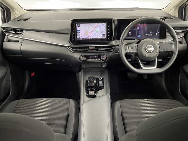 日産 ノート X 埼玉県 2022(令4)年 4.4万km ピュアホワイトパール 純正ナビ/前方ドライブレコーダー/デジタルインナーミラー/全方位カメラ/ビルトインETC/横滑り防止装置/盗難防止装置/衝突軽減ブレーキ/電動パーキング/コーナーセンサー/オートブレーキホールド/LEDヘッドライト/純正フロアマット