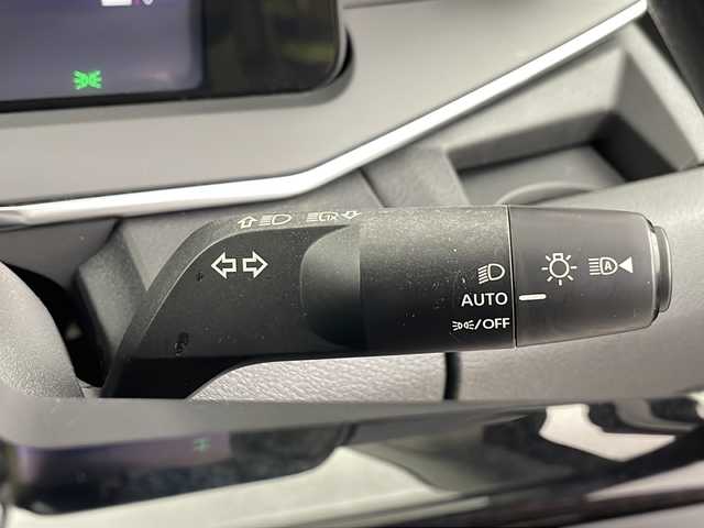 日産 ノート X 埼玉県 2022(令4)年 4.4万km ピュアホワイトパール 純正ナビ/前方ドライブレコーダー/デジタルインナーミラー/全方位カメラ/ビルトインETC/横滑り防止装置/盗難防止装置/衝突軽減ブレーキ/電動パーキング/コーナーセンサー/オートブレーキホールド/LEDヘッドライト/純正フロアマット