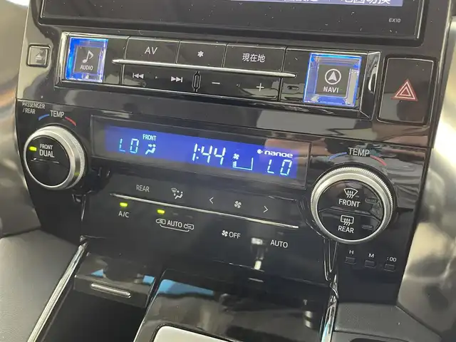 トヨタ ヴェルファイア Z Gエディション 滋賀県 2016(平28)年 6万km ホワイトパールクリスタルシャイン ALPINE10インチナビ/CD/DVD/USB/Bluetooth/HDMI/フルセグテレビ/ツインムーンルーフ/ALPINEC12.8インチフリップダウンモニター/クルーズコントロール/クリアランスソナー/両側パワースライドドア/パワーバックドア/エアロパーツ/ETC/LEDヘッドライト/LEDフォグランプ/ハーフレザーシート/D/N席パワーシート/ステアリングヒーター/前後ドライブレコーダー/プッシュスタート /スマートキー/社外マフラー