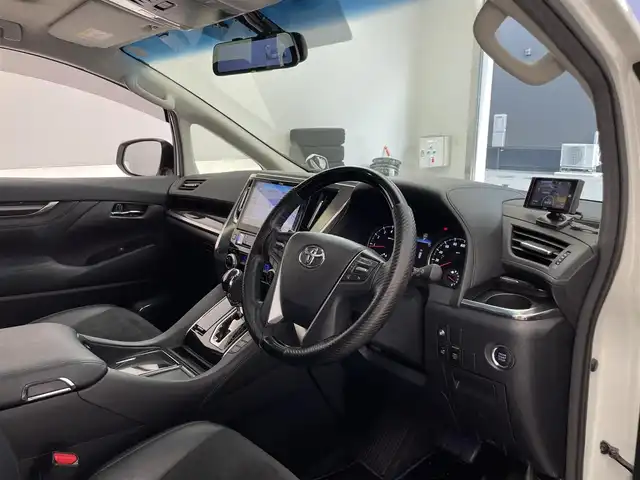 トヨタ ヴェルファイア Z Gエディション 滋賀県 2016(平28)年 6万km ホワイトパールクリスタルシャイン ALPINE10インチナビ/CD/DVD/USB/Bluetooth/HDMI/フルセグテレビ/ツインムーンルーフ/ALPINEC12.8インチフリップダウンモニター/クルーズコントロール/クリアランスソナー/両側パワースライドドア/パワーバックドア/エアロパーツ/ETC/LEDヘッドライト/LEDフォグランプ/ハーフレザーシート/D/N席パワーシート/ステアリングヒーター/前後ドライブレコーダー/プッシュスタート /スマートキー/社外マフラー