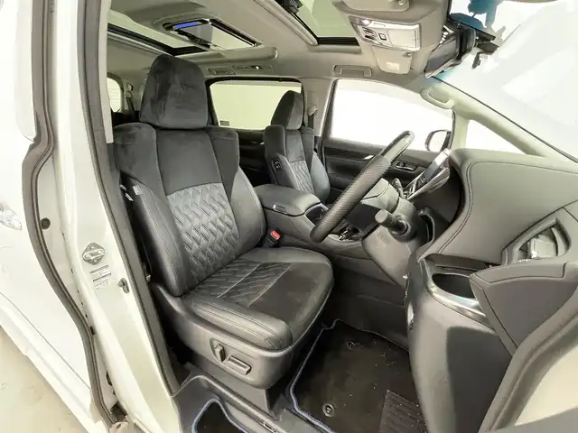 トヨタ ヴェルファイア Z Gエディション 滋賀県 2016(平28)年 6万km ホワイトパールクリスタルシャイン ALPINE10インチナビ/CD/DVD/USB/Bluetooth/HDMI/フルセグテレビ/ツインムーンルーフ/ALPINEC12.8インチフリップダウンモニター/クルーズコントロール/クリアランスソナー/両側パワースライドドア/パワーバックドア/エアロパーツ/ETC/LEDヘッドライト/LEDフォグランプ/ハーフレザーシート/D/N席パワーシート/ステアリングヒーター/前後ドライブレコーダー/プッシュスタート /スマートキー/社外マフラー