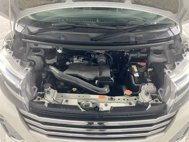 ダイハツ トール カスタムG 沖縄県 2021(令3)年 4.7万km パールホワイトⅢ 県外仕入れ/禁煙車/両側パワースライドドア/ウェルカムオープン/スマートアシスト/社外9インチナビ/（フルセグTV/CD/DVD/FM/BT）/バックカメラ/10.1インチフリップダウンモニター/ETC/ハーフレザーシート/クルーズコントロール/コーナーセンサー/ドライブレコーダー/オートブレーキホールド/取扱説明書/スペアキー/純正アルミホイール/純正フロアマット/純正ドアバイザー