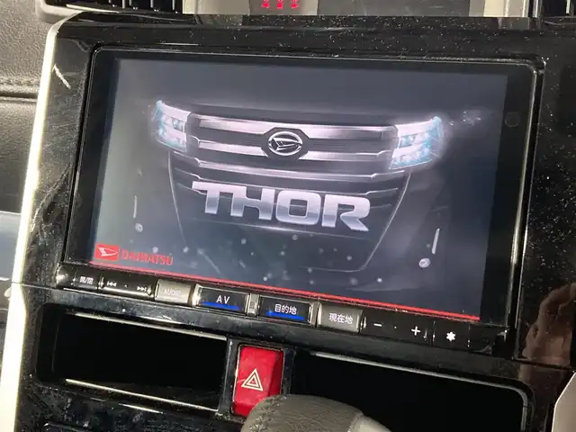 ダイハツ トール カスタムG 沖縄県 2021(令3)年 4.7万km パールホワイトⅢ 県外仕入れ/禁煙車/両側パワースライドドア/ウェルカムオープン/スマートアシスト/社外9インチナビ/（フルセグTV/CD/DVD/FM/BT）/バックカメラ/10.1インチフリップダウンモニター/ETC/ハーフレザーシート/クルーズコントロール/コーナーセンサー/ドライブレコーダー/オートブレーキホールド/取扱説明書/スペアキー/純正アルミホイール/純正フロアマット/純正ドアバイザー