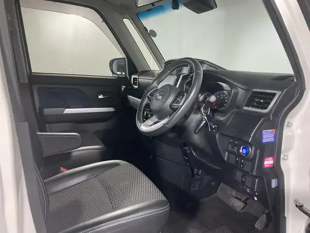 ダイハツ トール カスタムG 沖縄県 2021(令3)年 4.7万km パールホワイトⅢ 県外仕入れ/禁煙車/両側パワースライドドア/ウェルカムオープン/スマートアシスト/社外9インチナビ/（フルセグTV/CD/DVD/FM/BT）/バックカメラ/10.1インチフリップダウンモニター/ETC/ハーフレザーシート/クルーズコントロール/コーナーセンサー/ドライブレコーダー/オートブレーキホールド/取扱説明書/スペアキー/純正アルミホイール/純正フロアマット/純正ドアバイザー