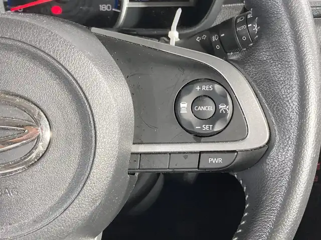 ダイハツ トール カスタムG 沖縄県 2021(令3)年 4.7万km パールホワイトⅢ 県外仕入れ/禁煙車/両側パワースライドドア/ウェルカムオープン/スマートアシスト/社外9インチナビ/（フルセグTV/CD/DVD/FM/BT）/バックカメラ/10.1インチフリップダウンモニター/ETC/ハーフレザーシート/クルーズコントロール/コーナーセンサー/ドライブレコーダー/オートブレーキホールド/取扱説明書/スペアキー/純正アルミホイール/純正フロアマット/純正ドアバイザー