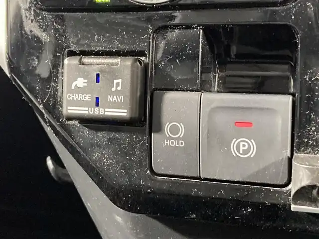 ダイハツ トール カスタムG 沖縄県 2021(令3)年 4.7万km パールホワイトⅢ 県外仕入れ/禁煙車/両側パワースライドドア/ウェルカムオープン/スマートアシスト/社外9インチナビ/（フルセグTV/CD/DVD/FM/BT）/バックカメラ/10.1インチフリップダウンモニター/ETC/ハーフレザーシート/クルーズコントロール/コーナーセンサー/ドライブレコーダー/オートブレーキホールド/取扱説明書/スペアキー/純正アルミホイール/純正フロアマット/純正ドアバイザー