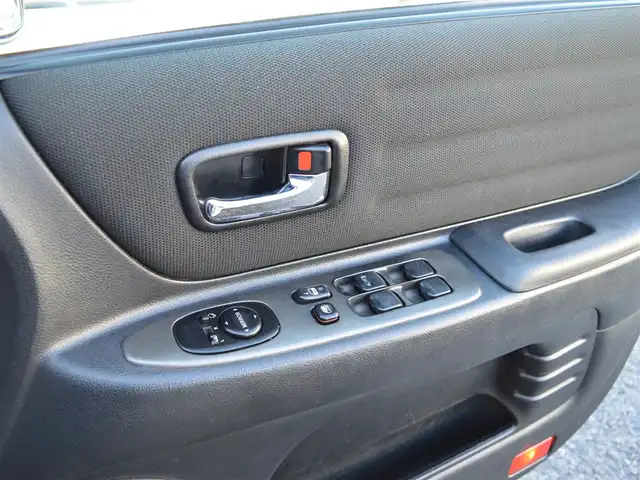 トヨタ アルテッツァ RS200 Zエディション 栃木県 2001(平13)年 16万km シルバーM STEALTH　BLACK　TWIN　車高調/トラクションコントロールシステム/社外SDナビゲーションシステム/[フルセグ/AM/FM/CD/DVD/BT]/LEDヘッドライト/フォグランプ/SNOWモード/ミラーヒーター/電動格納ミラー/純正マット/ETC/ドライブレコーダー[フロント/リア]/取扱説明書/保証書/記録簿