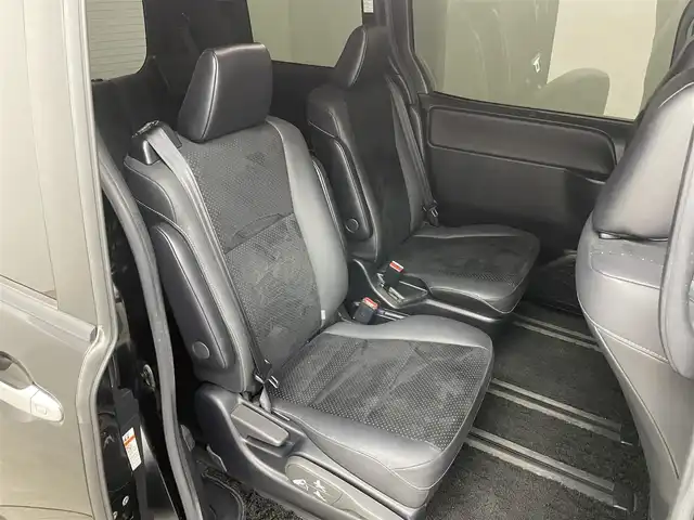 トヨタ ヴォクシー ハイブリッド ZS 煌Ⅲ 埼玉県 2020(令2)年 7万km ブラック 純正１０インチナビ　フリップダウンモニター　バックカメラ　ビルトインＥＴＣ　セーフティセンス　クルーズコントロール　シートヒーター　純正アルミホイール　スマートキー　オートハイビーム　ＬＥＤライト