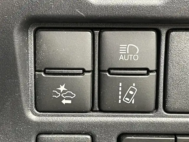 トヨタ ヴォクシー ハイブリッド ZS 煌Ⅲ 埼玉県 2020(令2)年 7万km ブラック 純正１０インチナビ　フリップダウンモニター　バックカメラ　ビルトインＥＴＣ　セーフティセンス　クルーズコントロール　シートヒーター　純正アルミホイール　スマートキー　オートハイビーム　ＬＥＤライト